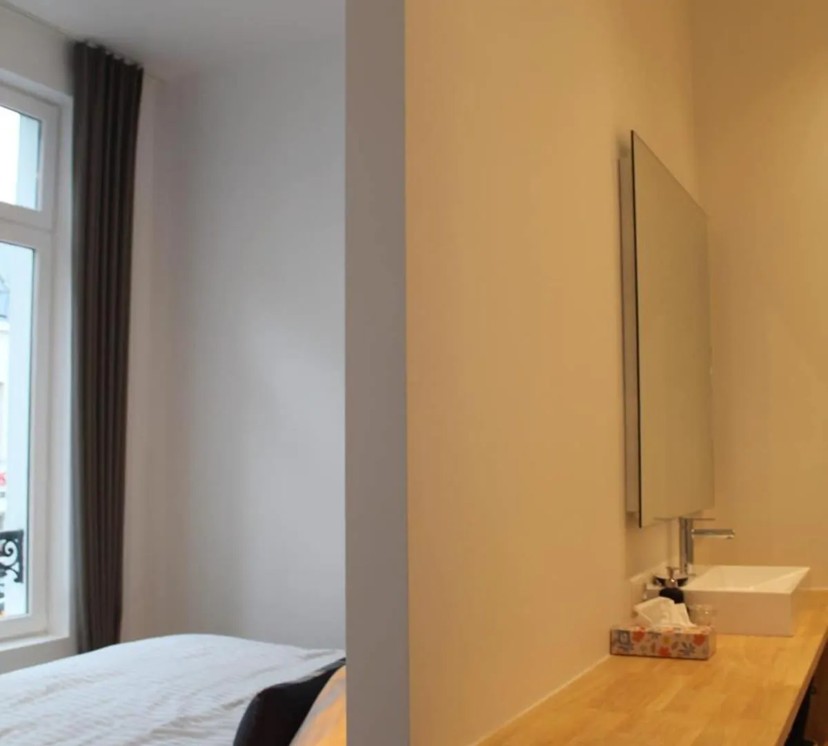 Apartment The Antwerp Cathedral Suite First Floor