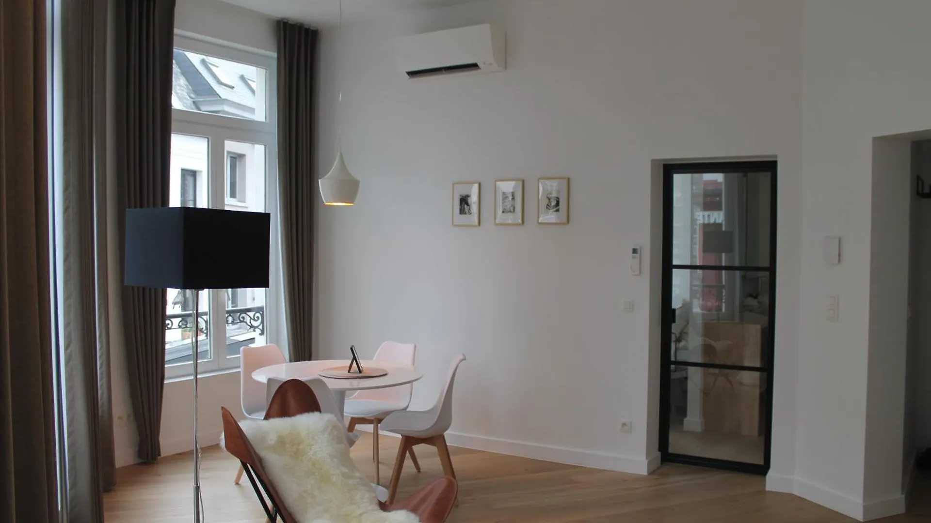 Apartment The Antwerp Cathedral Suite First Floor